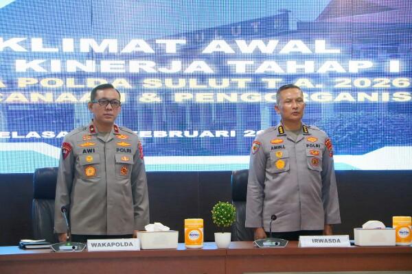 Polda Sulawesi Utara menggelar Taklimat Awal Audit Kinerja Tahap I Itwasda Tahun Anggaran 2026 di Aula Tri Brata, Selasa (24/2/2026).