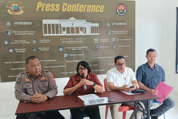 Direktur PPA dan PPO Polda Sulut, Kombes Pol Nonie saat memimpin konferensi pers di Polda Sulut, Selasa (10/3/2026)