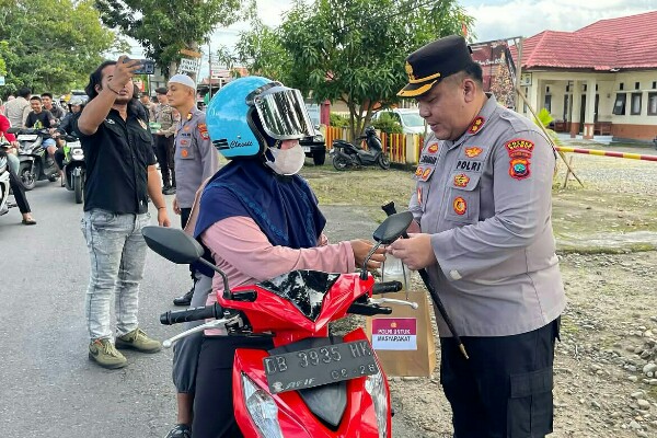 Kapolres Polres Bolaang Mongondow Utara, AKBP Juleigtin Siahaan