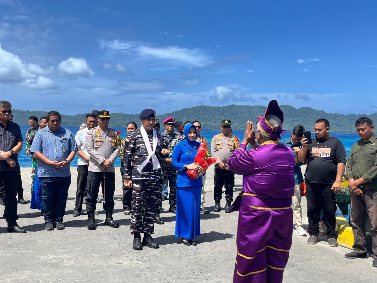 Komandan Lanal (Danlanal) Melonguane Letkol Laut (P) Zunaidy S. Sanggel