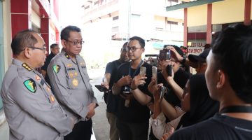 Rumah Sakit Bhayangkara Tk.I Pusdokkes Polri menyampaikan bahwa proses identifikasi terhadap korban meninggal dunia dalam kecelakaan kereta api di Bekasi masih terus berjalan.