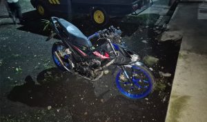 Kecelakaan Lalu Lintas merenggut nyawa seorang pemuda, DDK (19), warga Desa Panasen Jaga I Kecamatan Kakas Barat, pada Selasa (7/4/2026) sekitar pukul 21.30 WITA.