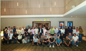 Komandan Kodaeral VIII Laksda TNI Dery Triesananto Suhendi bersama Ketua Daerah Kodaeral VIII Gabungan Jalasenastri Koarmada RI Emy Dery T.S. menggelar kegiatan nonton bareng (nobar) film aksi drama Indonesia The Hostage’s Hero di Studio XXI Mantos 3, Manado, Sabtu (4/4/2026).