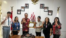 Pemerintah Kabupaten Minahasa Selatan dibawah Kepemimpinan Bupati Minahasa Selatan, Franky Donny Wongkar, S.H., bersama Wakil Bupati, Brigjen TNI (Purn.) Theodorus Kawatu, S.I.P., Kembali mengukir Prestasi meraih 6 piagam penghargaan dalam pelaksanaan Program Pembangunan Keluarga, Kependudukan, dan Keluarga Berencana (Bangga Kencana).