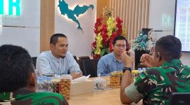PT PLN (Persero) terus memperkuat perannya dalam mendorong ekonomi kerakyatan dan ketahanan energi nasional melalui kolaborasi lintas sektor.