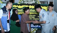 PT Jasa Raharja bergerak cepat menyalurkan santunan kepada ahli waris korban meninggal dunia dalam kecelakaan antara KRL dan kereta api jarak jauh yang terjadi di Bekasi pada Senin, 27 April 2026.