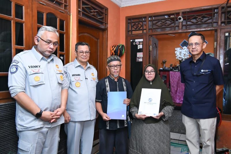 Proses penyaluran santunan bagi korban kecelakaan kereta api di Bekasi terus dipercepat. Seluruh ahli waris korban meninggal dunia kini telah menerima santunan, sementara korban luka-luka dijamin biaya perawatannya.