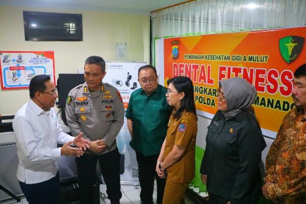 Poliklinik Polda Sulawesi Utara menerima kunjungan kerja Wakil Menteri Kesehatan (Wamenkes) RI, dr. Benjamin Paulus Octavianus, Sp.P, FISR., pada Selasa (7/4/2026).