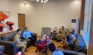 Bupati Minsel Franky Donny Wongkar menerima kunjungan pengurus Forum Kewaspadaan Dini Masyarakat (FKDM) Sulawesi Utara periode 2026 di Kantor Bupati Minahasa Selatan, Senin 13 April 2026.