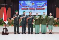 Pangdam XIII/Merdeka Mayjen TNI Mirza Agus memimpin langsung Serah Terima Jabatan (Sertijab) sejumlah pejabat strategis di lingkungan Kodam XIII/Merdeka.