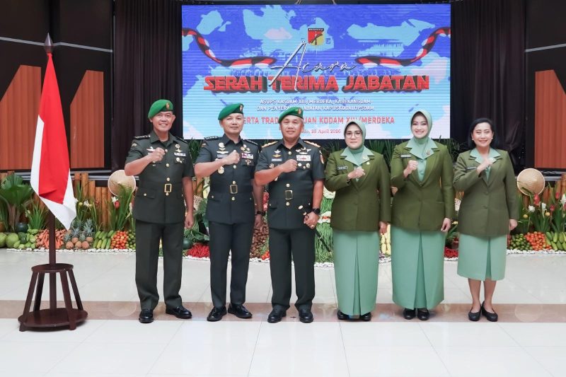Pangdam XIII/Merdeka Mayjen TNI Mirza Agus memimpin langsung Serah Terima Jabatan (Sertijab) sejumlah pejabat strategis di lingkungan Kodam XIII/Merdeka.