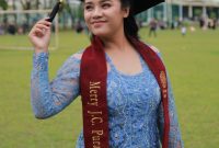 Merry Pura, Lulusan Universitas Sam Ratulangi