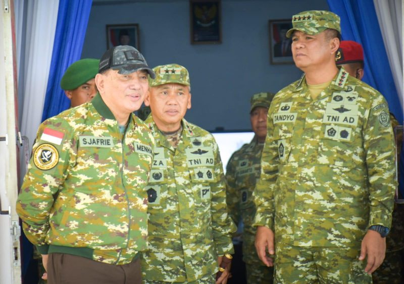 Menteri Pertahanan Republik Indonesia Jenderal TNI (Purn) Sjafrie Sjamsoeddin melaksanakan kunjungan kerja ke Marshalling Area Batalyon Infanteri Teritorial Pembangunan (Yonif TP) 868/Bantong Sakti di Kota Kotamobagu, Sulawesi Utara, Jumat (8/5/2026).