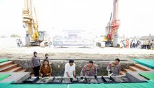 Kapolri Listyo Sigit Prabowo menghadiri peletakan batu pertama pembangunan Mapolda Daerah Istimewa Yogyakarta (DIY) yang akan mengusung konsep kepolisian berbasis Smart City.