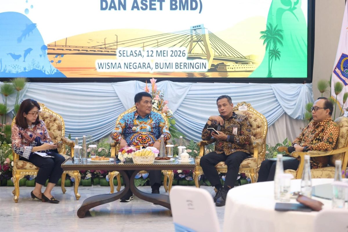 Gubernur Sulawesi Utara Yulius Selvanus menghadiri Rapat Koordinasi Komitmen Bersama Pencegahan Korupsi dan Penguatan Ekonomi Daerah yang digelar di Wisma Negara Bumi Beringin, Manado, Selasa (12/5/2026). (Foto: Istimewa)