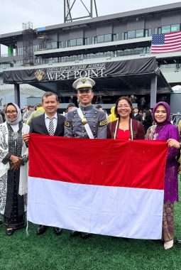 Letda Roosevelt Purba Jadi Prajurit TNI AD Pertama Lulus West Point dengan Predikat Cum Laude