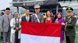 Letda Inf Roosevelt Purba resmi menjadi prajurit Indonesia pertama yang berhasil menyelesaikan pendidikan di United States Military Academy (USMA) West Point, Amerika Serikat, dengan predikat Cum Laude.