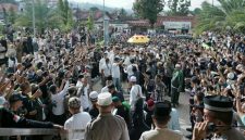 Polres Kotamobagu sukses mengamankan pelaksanaan Tabligh Akbar bersama Ustaz Abdul Somad di Masjid Agung Baitul Makmur, Kota Kotamobagu, Sabtu (23/5/2026).