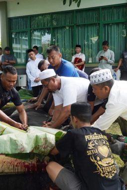 Pangdam XIII/Merdeka Serahkan 15 Sapi dan 6 Kambing Kurban di Makodam