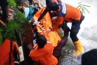 Upaya pencarian intensif selama enam hari terhadap Queentania Makal akhirnya membuahkan hasil, meski diselimuti duka mendalam.