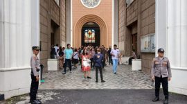 Untuk memastikan keamanan saat ibadah, jajaran Polresta Manado menggelar kegiatan Polisi Pantau Gereja dan Salat Jumat (Pajasomat), Minggu (19/4/2026).