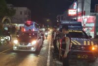 Polsek Pineleng melaksanakan kegiatan “Silau Mata” (Siaga Lampu Biru di Keramaian Kota) pada Selasa (28/4/2026) malam.