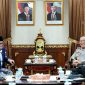 Wakapolri Komjen Pol. Prof. Dr. Dedi Prasetyo, S.H., M.Hum., M.Si., M.M.   dan Wakil Menteri Haji dan Umrah RI Dahnil Anzar Simanjuntak di Mabes Polri, Jakarta, Kamis (30/4/2026).