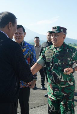 Menteri Pertanian Tinjau Kebun Kelapa di Manado, Pangdam Mirza Siap Dukung Ketahanan Pangan