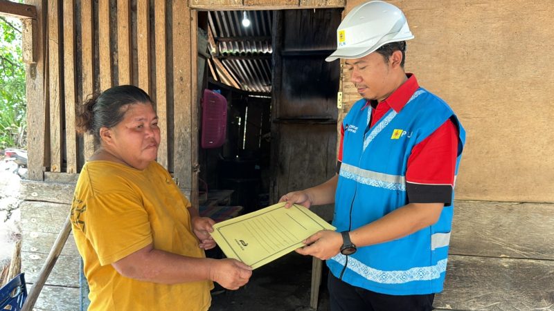 PLN Unit Layanan Pelanggan (ULP) Melonguane menghadirkan listrik gratis bagi masyarakat prasejahtera di Desa Pulutan, Kecamatan Melonguane, Kabupaten Kepulauan Talaud, Senin (4/5/2026).