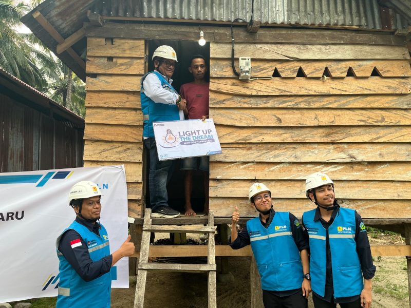 program Light Up The Dream, PLN Unit Induk Distribusi (UID) Sulawesi Utara, Tengah, dan Gorontalo (Suluttenggo) kembali menghadirkan akses listrik gratis bagi masyarakat prasejahtera di Desa Kolondom, Kabupaten Tolitoli, Rabu (6/5/2026).