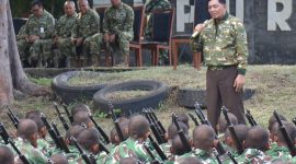 Menteri Pertahanan Republik Indonesia, Jenderal TNI (pur) Sjafrie Sjamsoeddin, melakukan kunjungan kerja ke Sekolah Calon Tamtama (Secata) Rindam XIII/Merdeka di Kota Bitung, Sulawesi Utara, Kamis (7/5/2026).