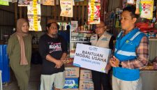 Yayasan Baitul Maal (YBM) PLN UP3 Gorontalo kembali menunjukkan komitmennya dalam mendukung pemberdayaan ekonomi masyarakat melalui penyaluran bantuan modal usaha bagi pelaku Usaha Mikro, Kecil, dan Menengah (UMKM).
