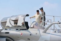 Presiden Republik Indonesia Prabowo Subianto menyerahkan sejumlah alat utama sistem persenjataan (alutsista) strategis kepada Tentara Nasional Indonesia (TNI) di Pangkalan Udara Halim Perdanakusuma, Jakarta, Senin (18/05/2026).