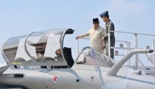 Presiden Republik Indonesia Prabowo Subianto menyerahkan sejumlah alat utama sistem persenjataan (alutsista) strategis kepada Tentara Nasional Indonesia (TNI) di Pangkalan Udara Halim Perdanakusuma, Jakarta, Senin (18/05/2026).