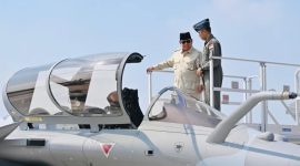 Presiden Republik Indonesia Prabowo Subianto menyerahkan sejumlah alat utama sistem persenjataan (alutsista) strategis kepada Tentara Nasional Indonesia (TNI) di Pangkalan Udara Halim Perdanakusuma, Jakarta, Senin (18/05/2026).