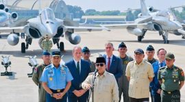 Presiden Republik Indonesia Prabowo Subianto memberikan keterangan usai menyerahkan sejumlah alutsista strategis kepada Tentara Nasional Indonesia (TNI) di Pangkalan Udara Halim Perdanakusuma, Jakarta, Senin (18/05/2026). (Foto BPMI Setpres)