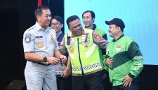 PT Jasa Raharja terus memperkuat sinergi keselamatan berlalu lintas melalui kegiatan “Ngobrol Keselamatan Lalu Lintas bareng Komunitas” bersama Korlantas Polri dan komunitas pengemudi online maupun konvensional.