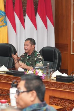 Kasad Maruli Perkuat Sinergi Pengolahan Sampah Jadi BBM Ramah Lingkungan