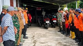 Tim SAR gabungan kembali melanjutkan pencarian terhadap korban hilang, Pr. Queentania Makal, di kawasan Wisata Alam Air Terjun “PARIS”, Desa Kayuuwi, Kecamatan Kawangkoan Barat, Senin (25/5/2026).
