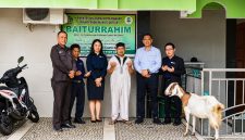 Luwansa Hotel and Convention Center Manado kembali menunjukkan kepeduliannya kepada masyarakat dengan menyalurkan bantuan hewan kurban dalam momentum Hari Raya Iduladha 1447 Hijriah atau 2026.