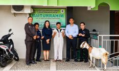 Luwansa Hotel Manado Salurkan Hewan Kurban untuk Jamaah Masjid Baitur Rahim
