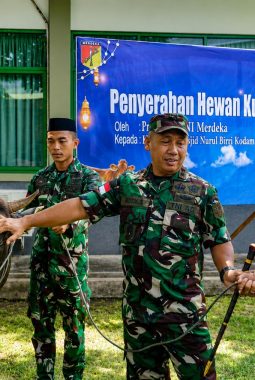 Yonif TP 916/BS Terima Bantuan Sapi Kurban dari Pangdam XIII/Mdk