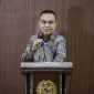 Wakil Ketua DPR Sufmi Dasco Ahmad menyampaikan keterangan pers di Kompleks Parlemen, Senayan, Jakarta, Selasa (31/3/2026). ANTARA FOTO/Dhemas Reviyanto/tom.
