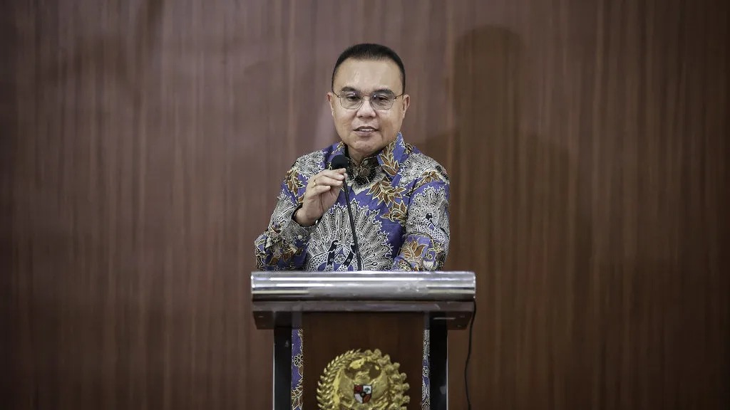Wakil Ketua DPR Sufmi Dasco Ahmad menyampaikan keterangan pers di Kompleks Parlemen, Senayan, Jakarta, Selasa (31/3/2026). ANTARA FOTO/Dhemas Reviyanto/tom.