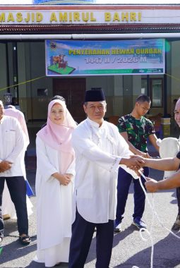 Iduladha 1447 H, Dankodaeral VIII Serahkan Hewan Kurban untuk Warga