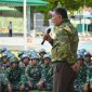 Menteri Pertahanan Republik Indonesia Jenderal TNI (Purn) Sjafrie Sjamsoeddin melaksanakan kunjungan kerja ke Sekolah Calon Bintara (Secaba) Rindam XIII/Merdeka di Amurang, Kabupaten Minahasa Selatan, Sulawesi Utara, Jumat (8/5/2026).