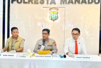 Kapolresta Manado, Kombes Pol Irham Halid (tengah) saat memimpin presscon.