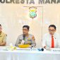 Kapolresta Manado, Kombes Pol Irham Halid (tengah) saat memimpin presscon.