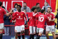 Manchester United memastikan finis di posisi ketiga klasemen akhir Premier League 2025/2026 setelah meraih kemenangan dramatis 3-2 atas Nottingham Forest, Minggu (17/5/2026) malam.