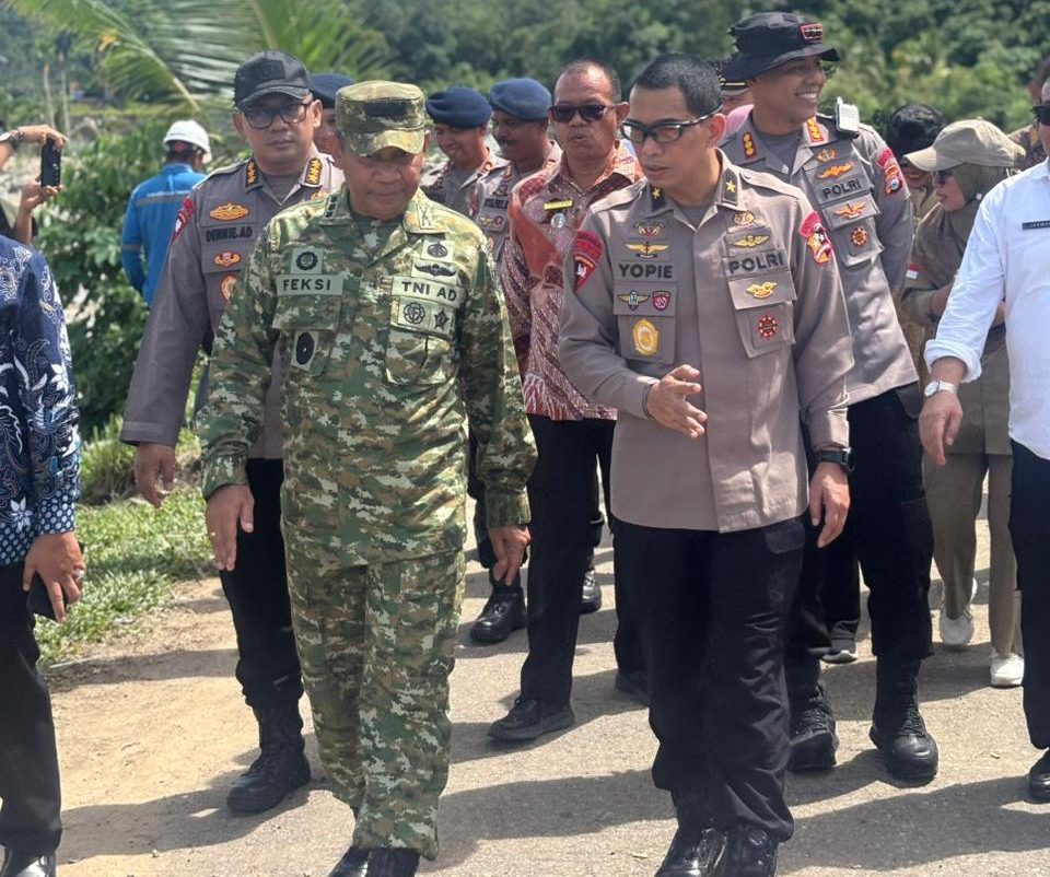 Tim Satgas Percepatan Rehabilitasi dan Rekonstruksi (PRR) Pascabencana Sumatera melakukan monitoring dan peninjauan langsung ke wilayah terdampak bencana di Kabupaten Agam dan Padang Pariaman, Sumatera Barat, pada 21–22 Mei 2026.